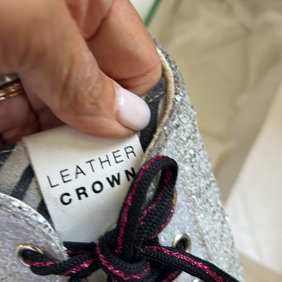 Designer Leather Crown Sneakers in silver glitter, zebra toe on leather. S 39 - Picture 9 of 10